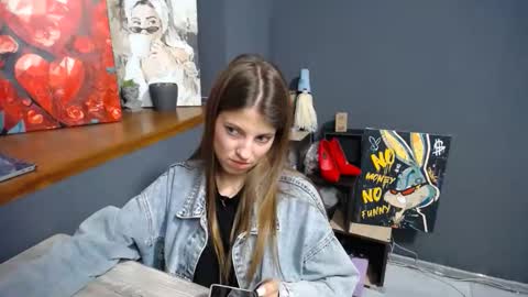 Snapshot of tiny_felicity chatting on 09.11.25 Gloria online show from 09.11.25