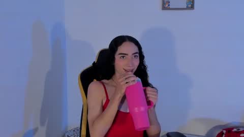 Snapshot of tiny_thomm chatting on 06.26.26 Thomm Independent Model online show from 06.26.26