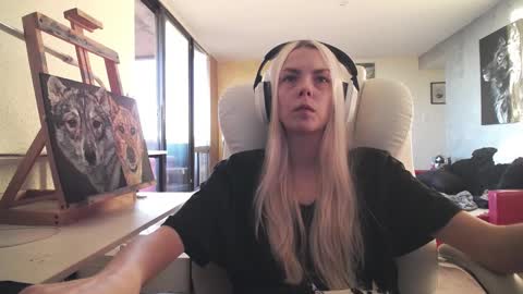 stage Kylie Sinner  brand CLITBAIT online show from 11.02.25