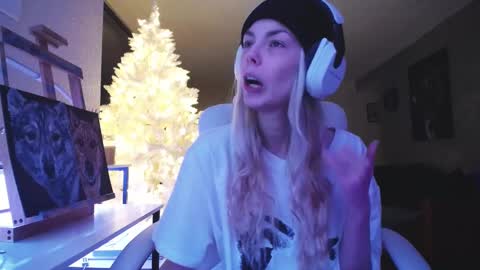 stage Kylie Sinner  brand CLITBAIT online show from 11.17.25