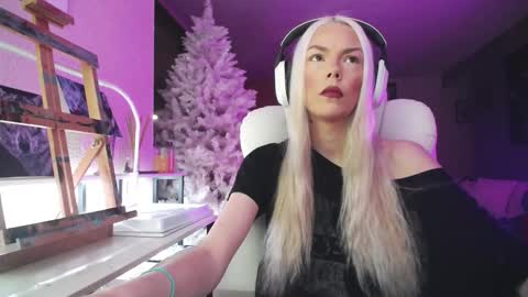 stage Kylie Sinner  brand CLITBAIT online show from 12.02.25