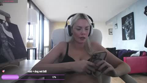 Snapshot of tinykylie chatting on 05.17.26 stage Kylie Sinner brand CLITBAIT online show from 05.17.26