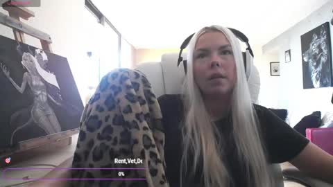 Snapshot of tinykylie chatting on 05.23.26 stage Kylie Sinner brand CLITBAIT online show from 05.23.26