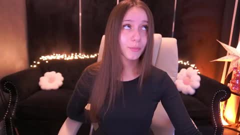 Snapshot of tinynataliee chatting on 04.25.26 tinynataliee online show from 04.25.26