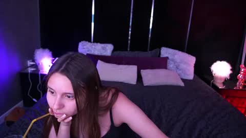 Snapshot of tinynataliee chatting on 06.21.26 tinynataliee online show from 06.21.26