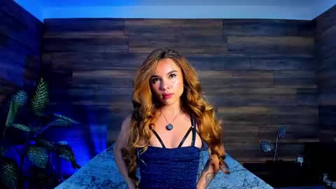 Snapshot of tinyw0nder chatting on 10.15.25 Instagram  tinyw0nder online show from 10.15.25