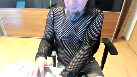 Snapshot of tirolerboy27 chatting on 05.28.26 Tirolerboy27 online show from 05.28.26