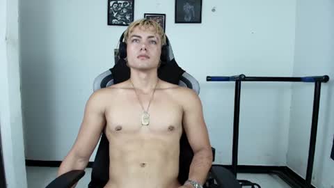 Snapshot of titan_fitness chatting on 07.02.26 Kevin online show from 07.02.26