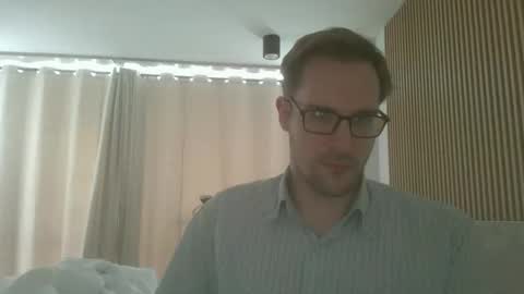 Snapshot of titlovercums chatting on 04.19.26 titlovercums online show from 04.19.26