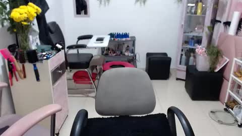 Snapshot of titsbiglovers chatting on 02.21.26 DIVA online show from 02.21.26