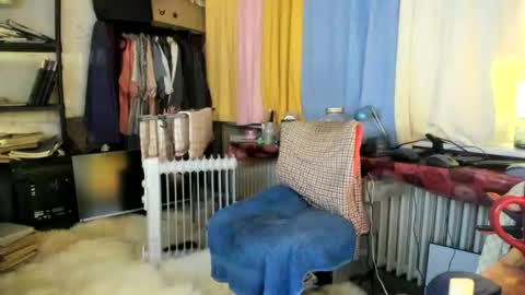 Snapshot of tittkiss chatting on 04.25.26 liebe es mich nackt vor der cam zu zeigen online show from 04.25.26