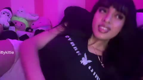 Snapshot of tittykittie chatting on 04.16.26 HOTTIE4U online show from 04.16.26