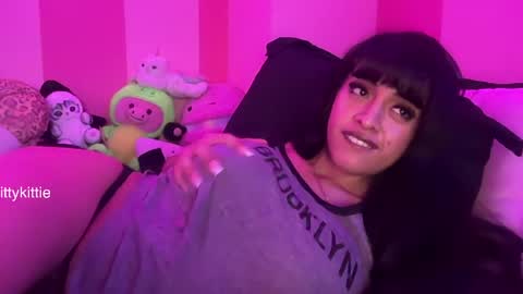 Snapshot of tittykittie chatting on 04.18.26 HOTTIE4U online show from 04.18.26