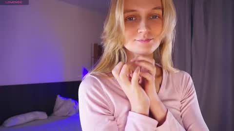 Mary online show from 11.04.25