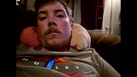 who wamts to hook up online show from 04.22.26