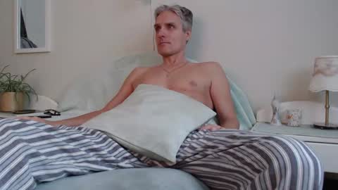 Daniel Bisexual uncut 20cm online show from 12.08.24