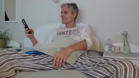 Daniel Bisexual uncut 20cm online show from 12.24.24