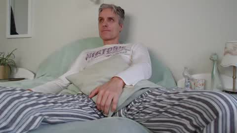 Daniel Bisexual uncut 20cm online show from 12.25.24