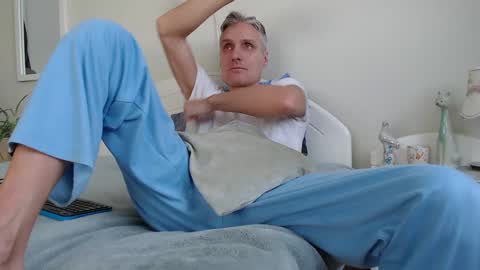 Daniel Bisexual uncut 20cm online show from 01.12.25