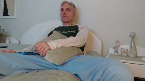 Daniel Bisexual uncut 20cm online show from 01.26.25