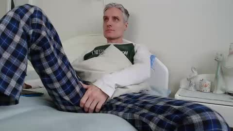 Daniel Bisexual uncut 20cm online show from 02.01.25