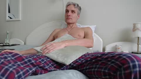 Daniel Bisexual uncut 20cm online show from 03.01.25