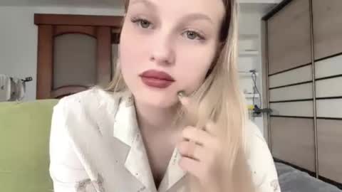 Nina online show from 04.20.26