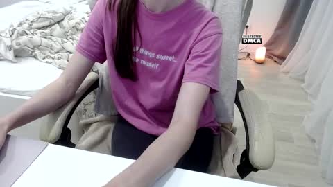 Snapshot of token___ chatting on 09.13.25 Arina online show from 09.13.25