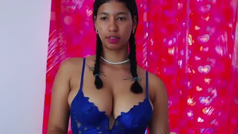 Snapshot of tokihoney chatting on 12.16.24 Adela y juan online show from 12.16.24