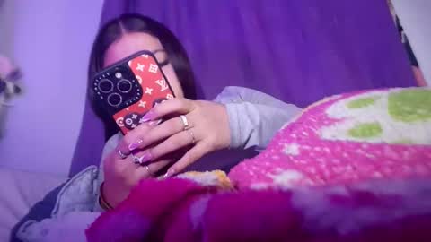 Snapshot of tokiio_petit chatting on 12.01.25 Tokio petit online show from 12.01.25