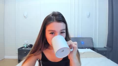 Lia online show from 12.21.25