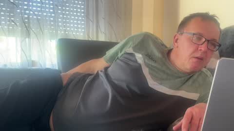 Snapshot of tom6644 chatting on 04.08.26 Tom online show from 04.08.26