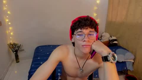 Tom Blue online show from 11.05.25