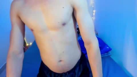 Tom Blue online show from 03.22.26