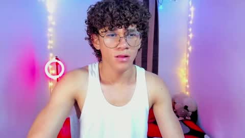 Tom Blue online show from 05.12.26
