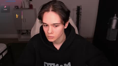 Snapshot of tom_er0s chatting on 02.03.26 Tom online show from 02.03.26