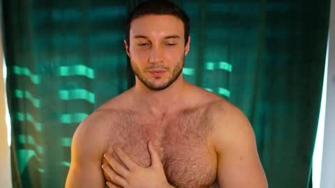 Tom online show from 04.10.26