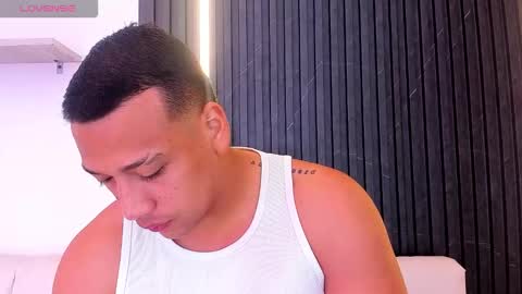 Tom muscle1 online show from 10.29.25