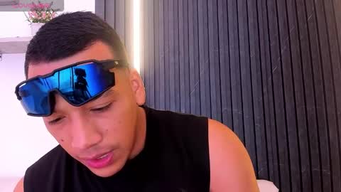 Tom muscle1 online show from 11.01.25