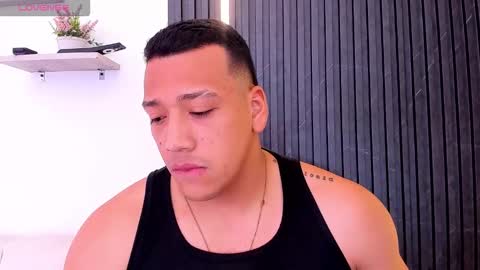 Tom muscle1 online show from 11.05.25