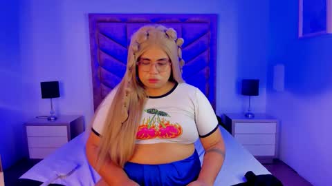 Snapshot of tom_silver_ chatting on 09.20.25 Tom Silver online show from 09.20.25