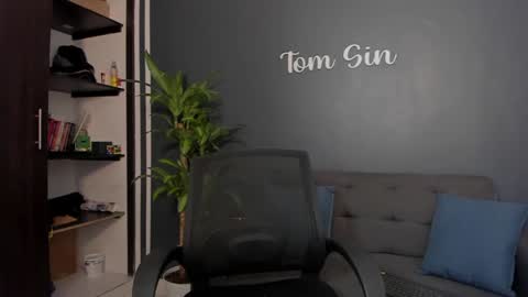 Tom Sin online show from 12.04.24