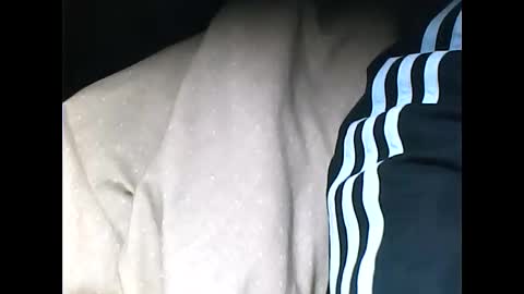 Snapshot of tomas0000 chatting on 03.08.25 thomi online show from 03.08.25