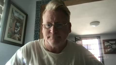 Snapshot of tomascausa chatting on 02.12.25 Hola online show from 02.12.25