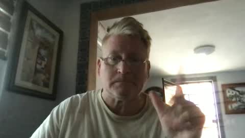 Snapshot of tomascausa chatting on 02.13.25 Hola online show from 02.13.25