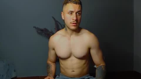 tomDavisXl online show from 10.11.25