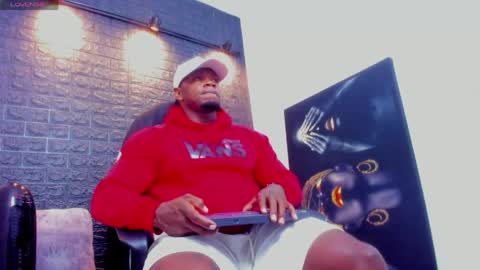 Snapshot of tommike388 chatting on 04.19.26 Tom Mike online show from 04.19.26
