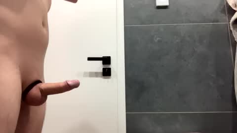 Snapshot of tommkeen chatting on 02.26.25 Tomm Keen online show from 02.26.25