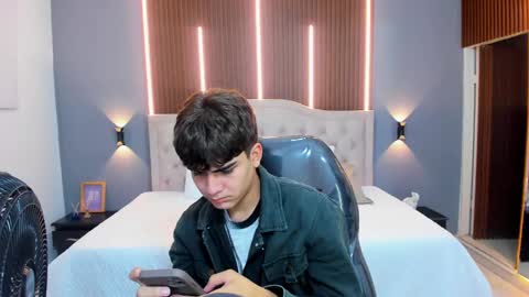 Tommy  online show from 09.09.25