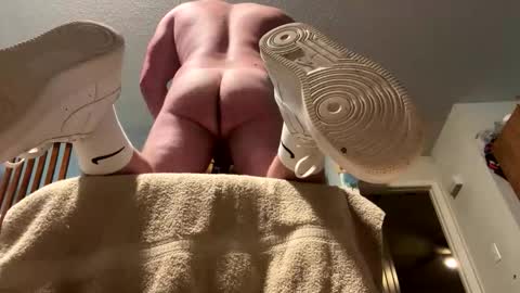 Snapshot of tommy4inch chatting on 04.16.26 tommy4inch online show from 04.16.26